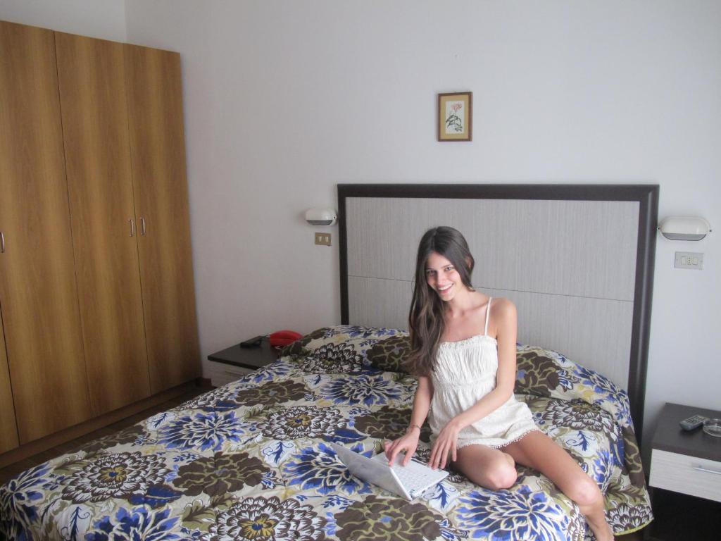 Hotel Basilea ベラーリア・イジェア・マリーナ 部屋 写真